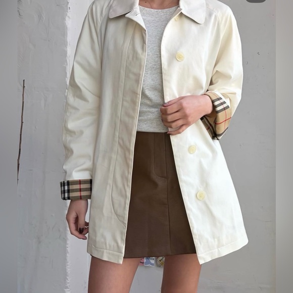 Burberry Cream Single Breasted Trench Coat - Picture 14 of 16